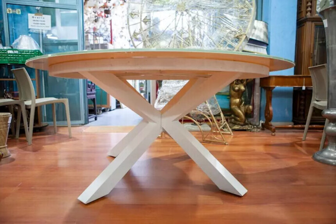 tavolo-rotondo-con-piano-in-vetro-satinato-e-gambe-in-legno-big-0