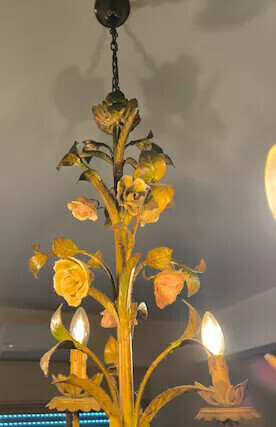 lampadario-vintage-con-fiori-decorati-a-mano-big-3